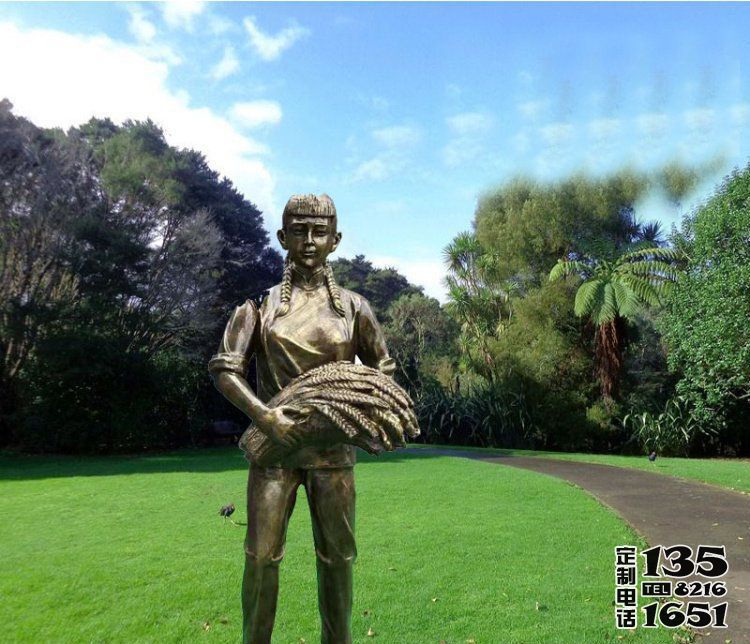 農場擺放玻璃鋼仿銅收麥人物雕塑 農場擺放玻璃鋼仿銅收麥人物雕塑