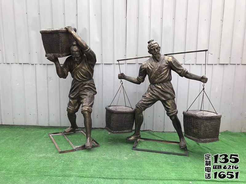 抗筐挑擔子人物玻璃鋼仿銅農耕勞動人物雕塑 抗筐挑擔子人物玻璃鋼仿銅農耕勞動人物雕塑