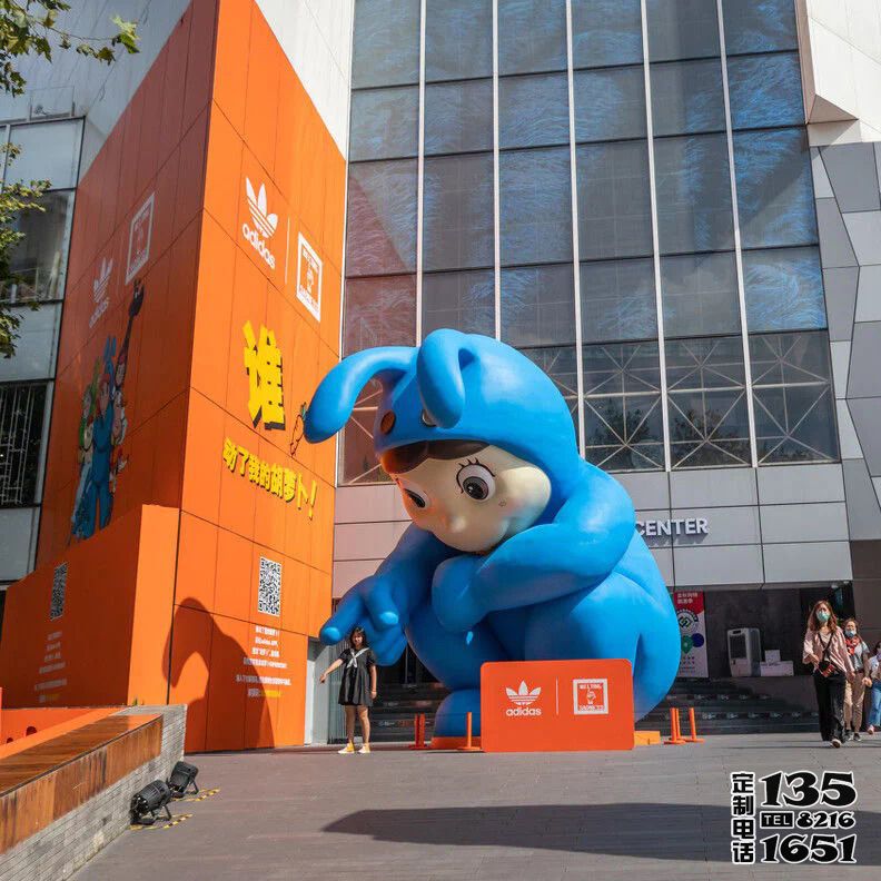 街道創(chuàng)意玻璃鋼彩繪卡通人物景觀(guān)雕塑 街道創(chuàng)意玻璃鋼彩繪卡通人物景觀(guān)雕塑