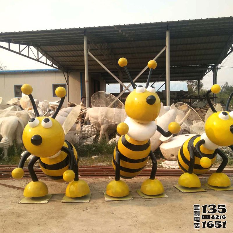 商業街公園擺放彩繪黃色玻璃鋼卡通蜜蜂雕塑 商業街公園擺放彩繪黃色玻璃鋼卡通蜜蜂雕塑