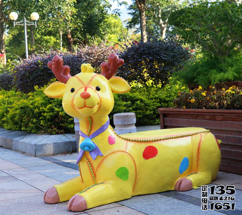 公園景區玻璃鋼卡通梅花鹿雕塑 公園景區玻璃鋼卡通梅花鹿雕塑