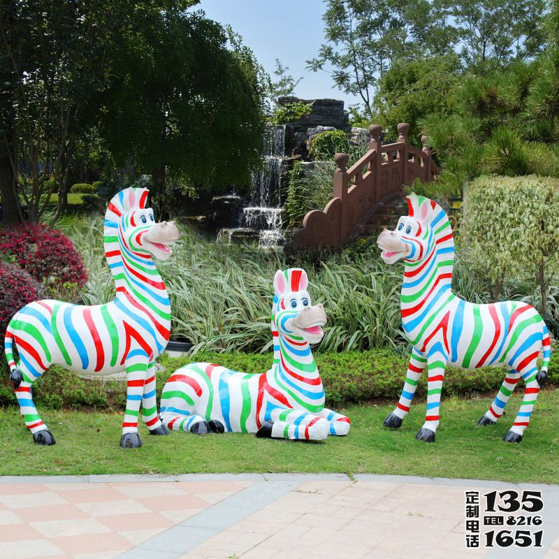 公園玻璃鋼彩繪戶外草坪擺件斑馬雕塑 公園玻璃鋼彩繪戶外草坪擺件斑馬雕塑